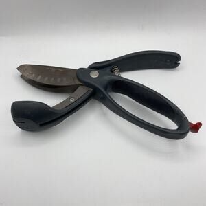 The Pampered Chef Salad Chopper #2582 Dual Blade Lettuce, Chicken, Shredder